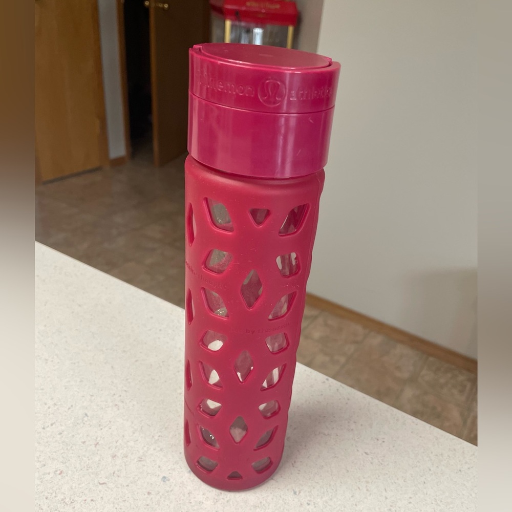 Lululemon glass water bottle
